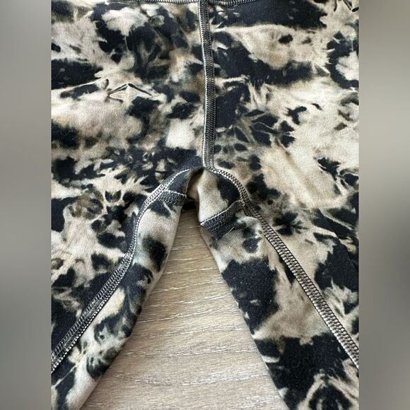 WUNDER TRAIN HIGH-RISE TIGHT 25” | Dispersed Light Raw Linen Multi - Picture 8 of 10